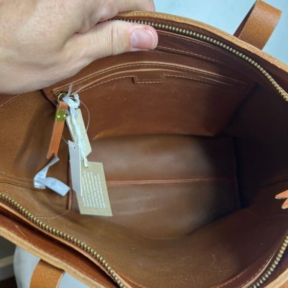 Madewell Womens $188 Zip Top Medium Transport Tote English Saddle AE189 D12 - Picture 6 of 12